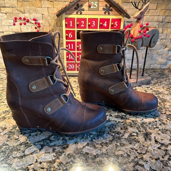 Sorel Joan of Arctic III wedge lace up boots - Picture 4 of 12